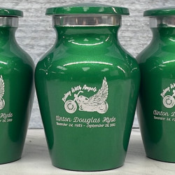 Customer Gallery - Riding with Angels Keepsake Urn - Shamrock Green