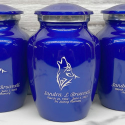 Customer Gallery - Wolf Sharing Urn - Midnight Blue
