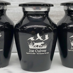 Customer Gallery - Hunting Dog Keepsake Urn - Jet Black
