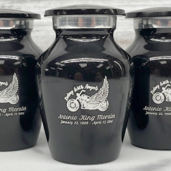 Customer Gallery - Riding with Angels Keepsake Urn - Jet Black