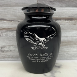 Customer Gallery - Eagle Sharing Urn - Jet Black